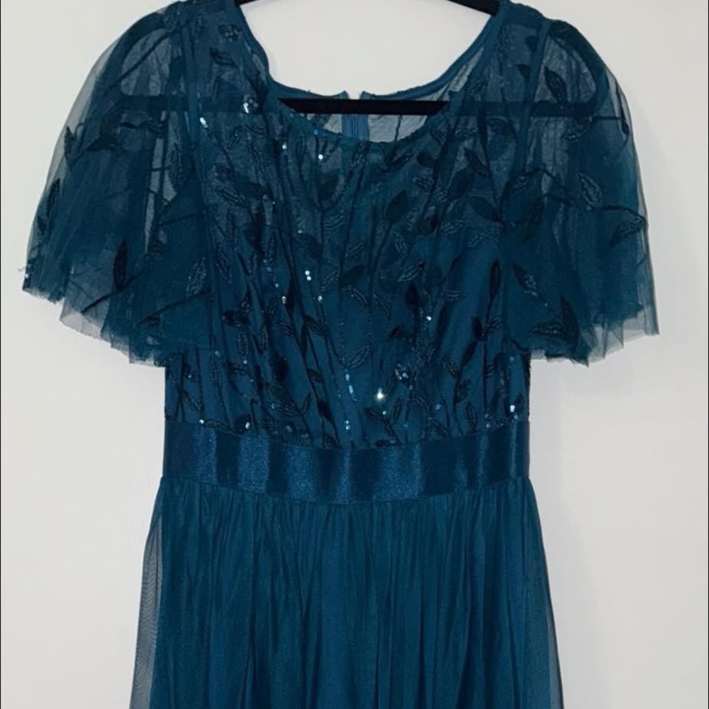 Elegant Teal Women's Formal Dress Gown